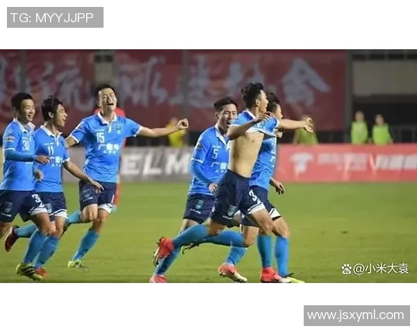 追逐足球明星的热情与梦想背后的故事与启示